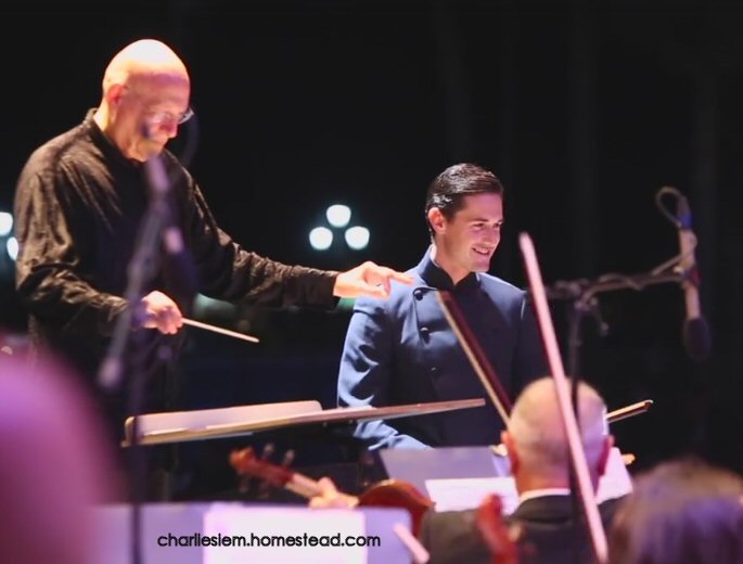 Antonmario Semolini prepares to conduct the UANL Orchestra at the closing concert of the Festival Internacional de Santa Lucia 2016.